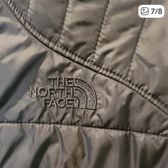 The North Face Women's Black Quilted Jacket - Picture 7 of 8